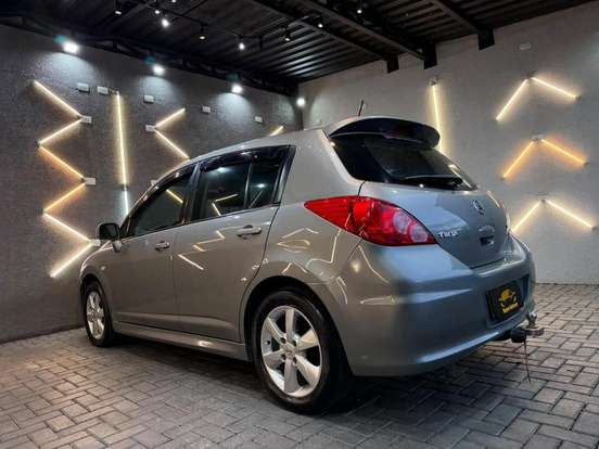 NISSAN-TIIDA-1.8 SL 16V FLEX 4P MANUAL NISSAN-TIIDA-2011