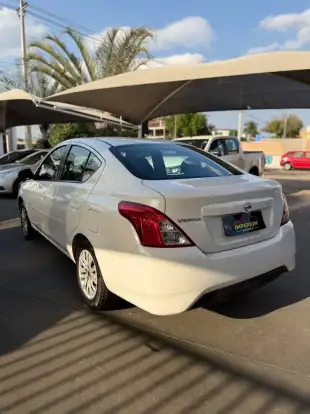 NISSAN-VERSA-2016