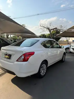 NISSAN-VERSA-2016