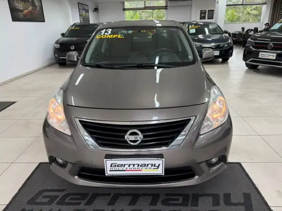 NISSAN-VERSA-2012