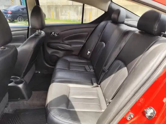 NISSAN-VERSA-2017