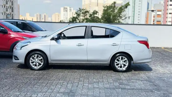 NISSAN-VERSA-1.6 16V FLEX SV 4P XTRONIC NISSAN-VERSA-2017