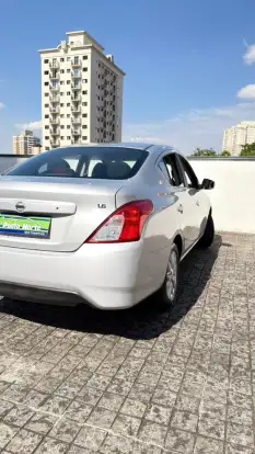 NISSAN-VERSA-2017