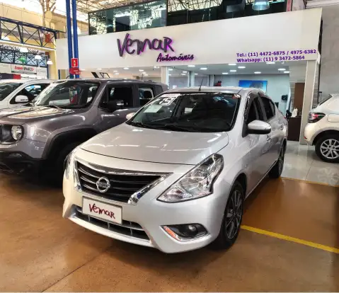 NISSAN-VERSA-2019