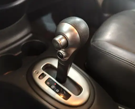 NISSAN-VERSA-2019