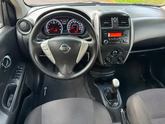 NISSAN-VERSA-2018
