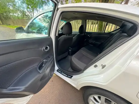 NISSAN-VERSA-2018