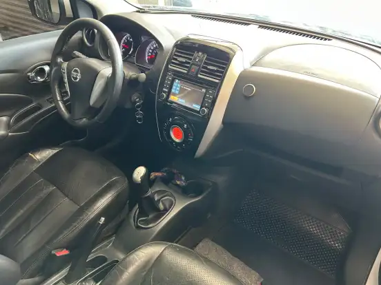 NISSAN-VERSA-2015
