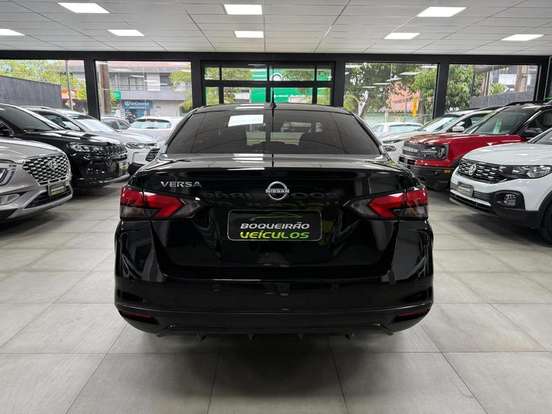 NISSAN-VERSA-2024