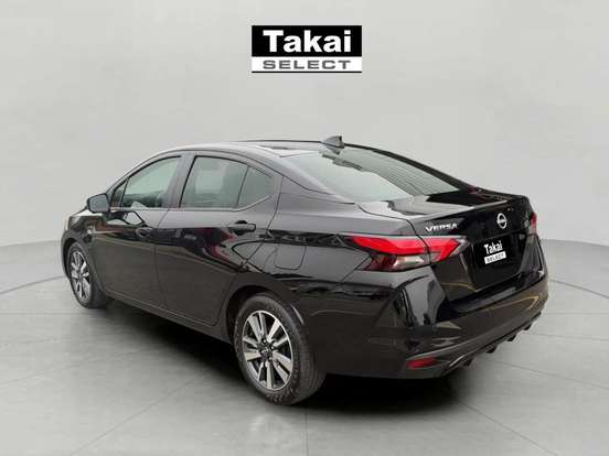 NISSAN-VERSA-2023