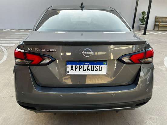NISSAN-VERSA-2024