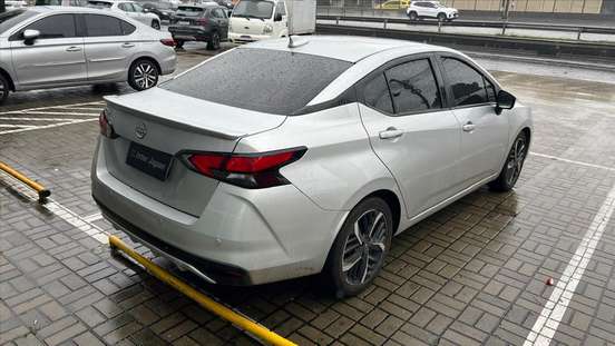 NISSAN-VERSA-2023