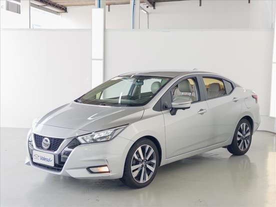 NISSAN-VERSA-2021