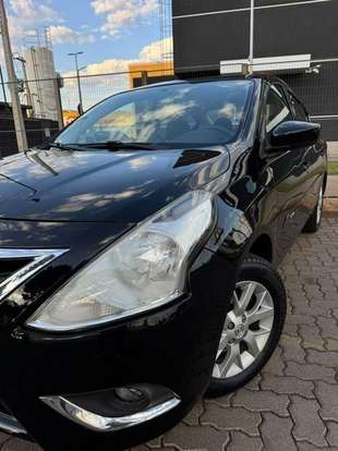NISSAN-VERSA-2015