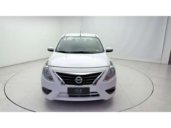 NISSAN-VERSA-2017