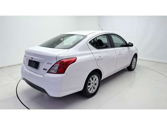 NISSAN-VERSA-2017