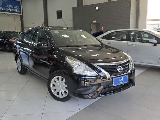 NISSAN-VERSA-2018