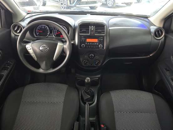 NISSAN-VERSA-2018