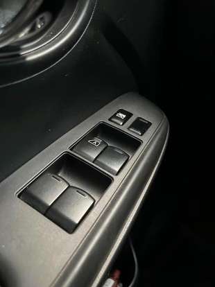 NISSAN-VERSA-2017
