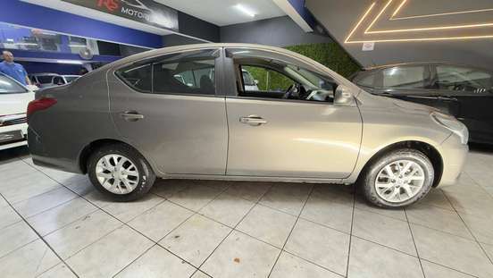 NISSAN-VERSA-2018