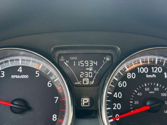 NISSAN-VERSA-2019