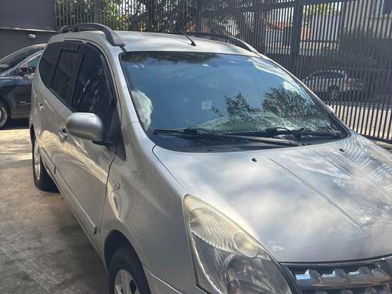 NISSAN-GRAND LIVINA-1.8 SL 16V FLEX 4P AUTOMÁTICO NISSAN-GRAND LIVINA-2011