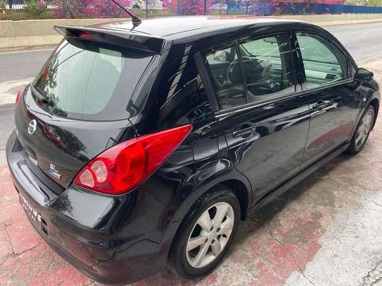 NISSAN-TIIDA-2011