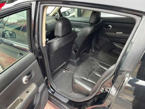 NISSAN-TIIDA-1.8 SL 16V FLEX 4P AUTOMÁTICO NISSAN-TIIDA-2011