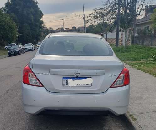 NISSAN-VERSA-2019
