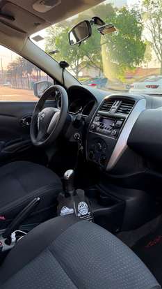 NISSAN-VERSA-2015