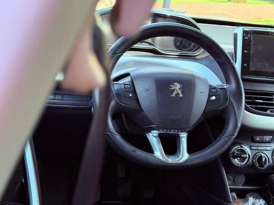 PEUGEOT-2008-2017