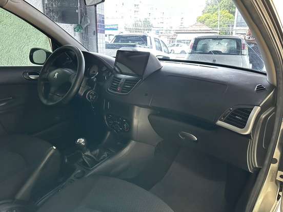PEUGEOT-207-2012