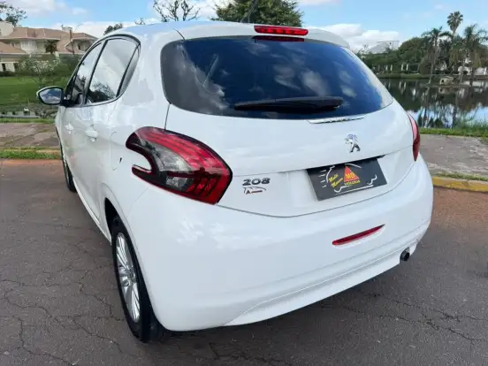 PEUGEOT-208-2020