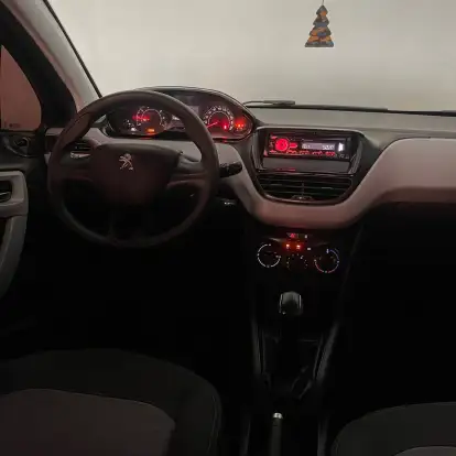 PEUGEOT-208-2013