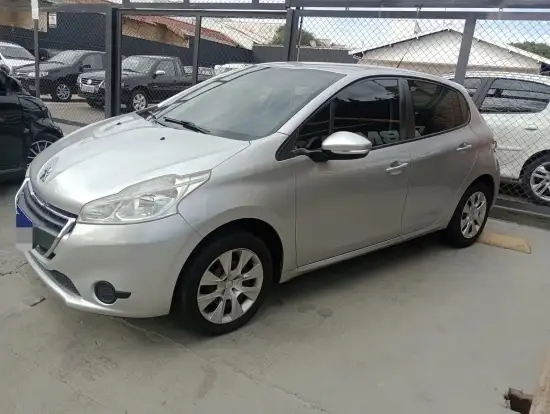 PEUGEOT-208-2013