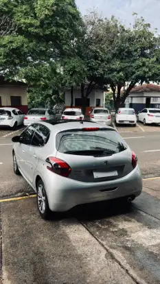 PEUGEOT-208-1.6 GRIFFE 16V FLEX 4P AUTOMÁTICO PEUGEOT-208-2017