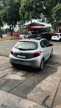 PEUGEOT-208-1.6 GRIFFE 16V FLEX 4P AUTOMÁTICO PEUGEOT-208-2017