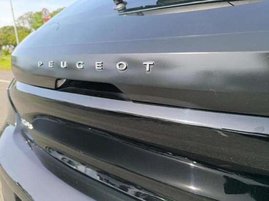 PEUGEOT-208-2023