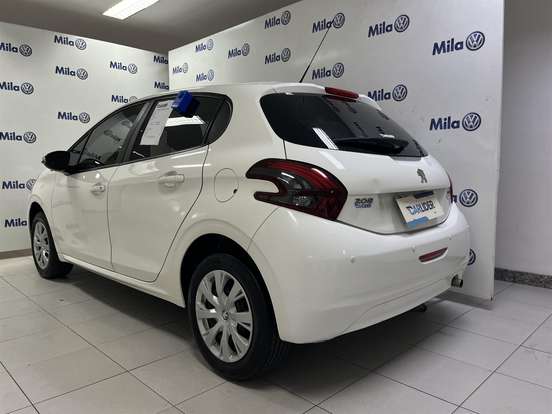 PEUGEOT-208-2016
