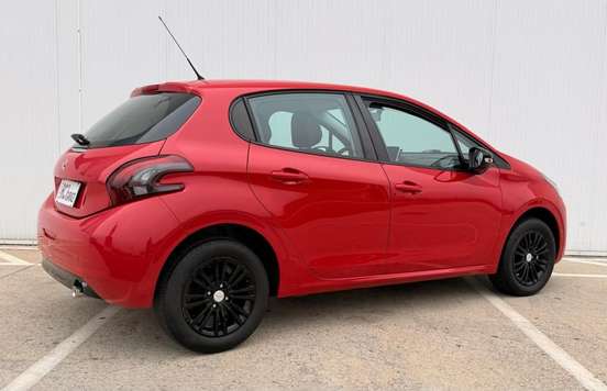 PEUGEOT-208-2017
