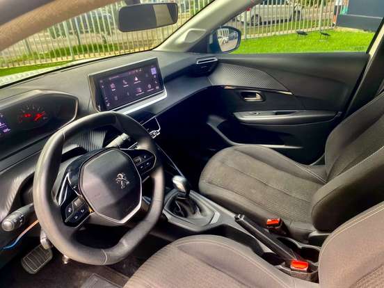 PEUGEOT-208-2022