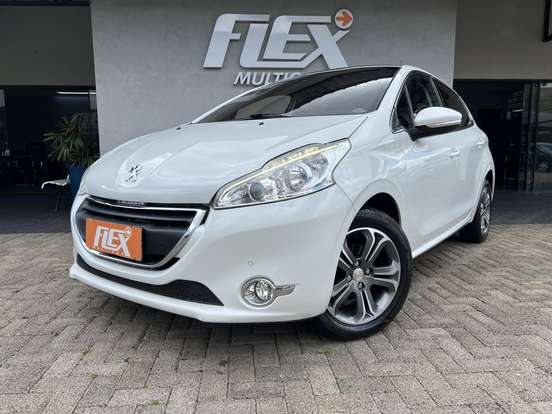 PEUGEOT-208-2015