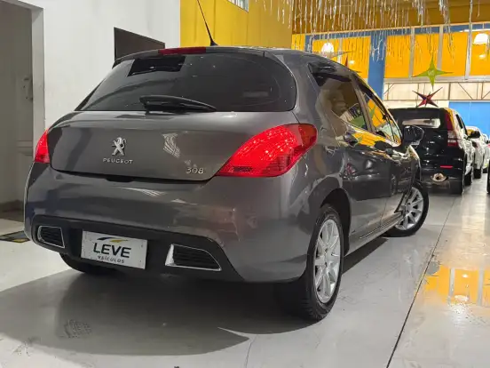 PEUGEOT-308-2011