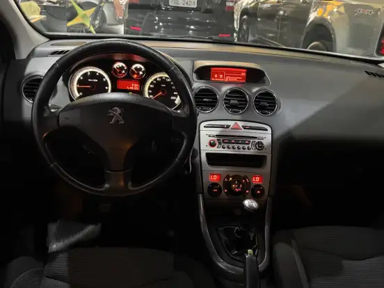 PEUGEOT-308-2011