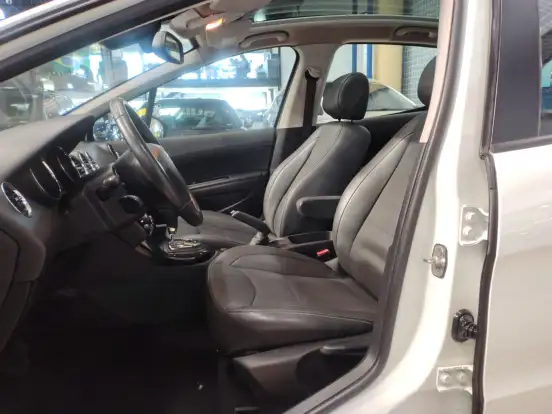 PEUGEOT-308-2016