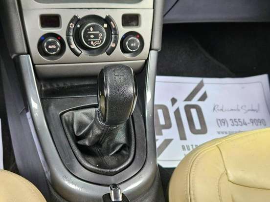 PEUGEOT-308-2012