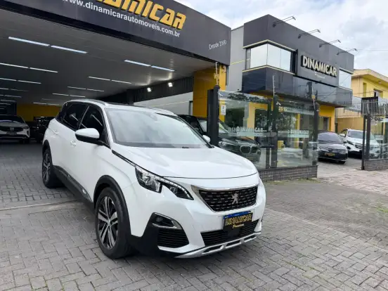 PEUGEOT-5008-2018