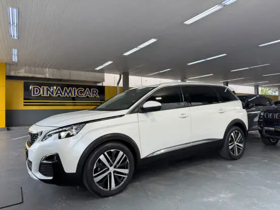 PEUGEOT-5008-2018