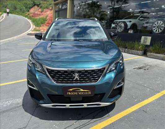 PEUGEOT-5008-2018