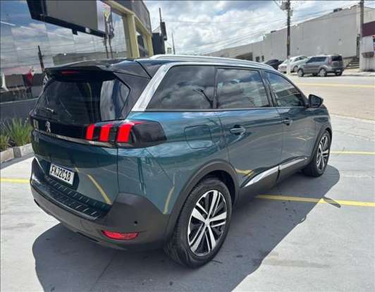PEUGEOT-5008-2018